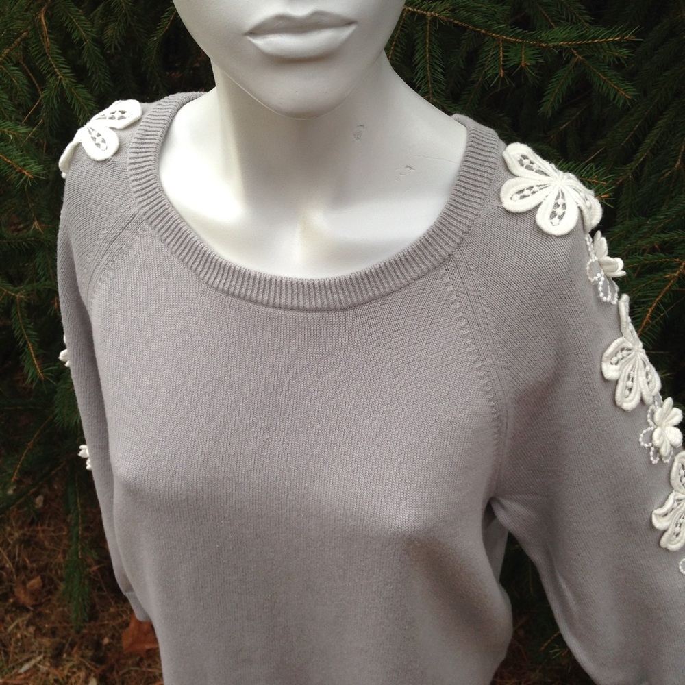j.Crew gray sweater vintage with white appliqué large